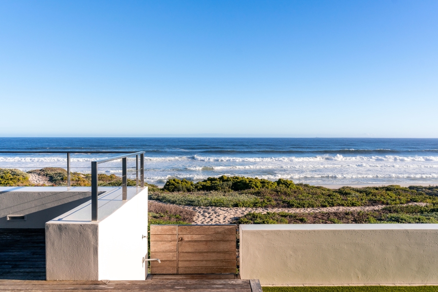 6 Bedroom Property for Sale in Yzerfontein Western Cape